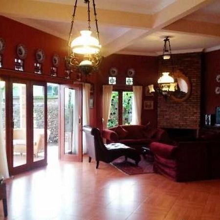Villa Riri By The London Living Depok Εξωτερικό φωτογραφία
