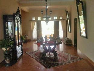 Villa Riri By The London Living Depok Εξωτερικό φωτογραφία